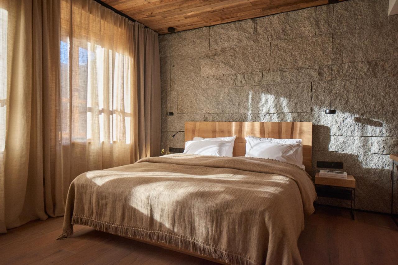 Granite Deluxe Double Room Mountain View