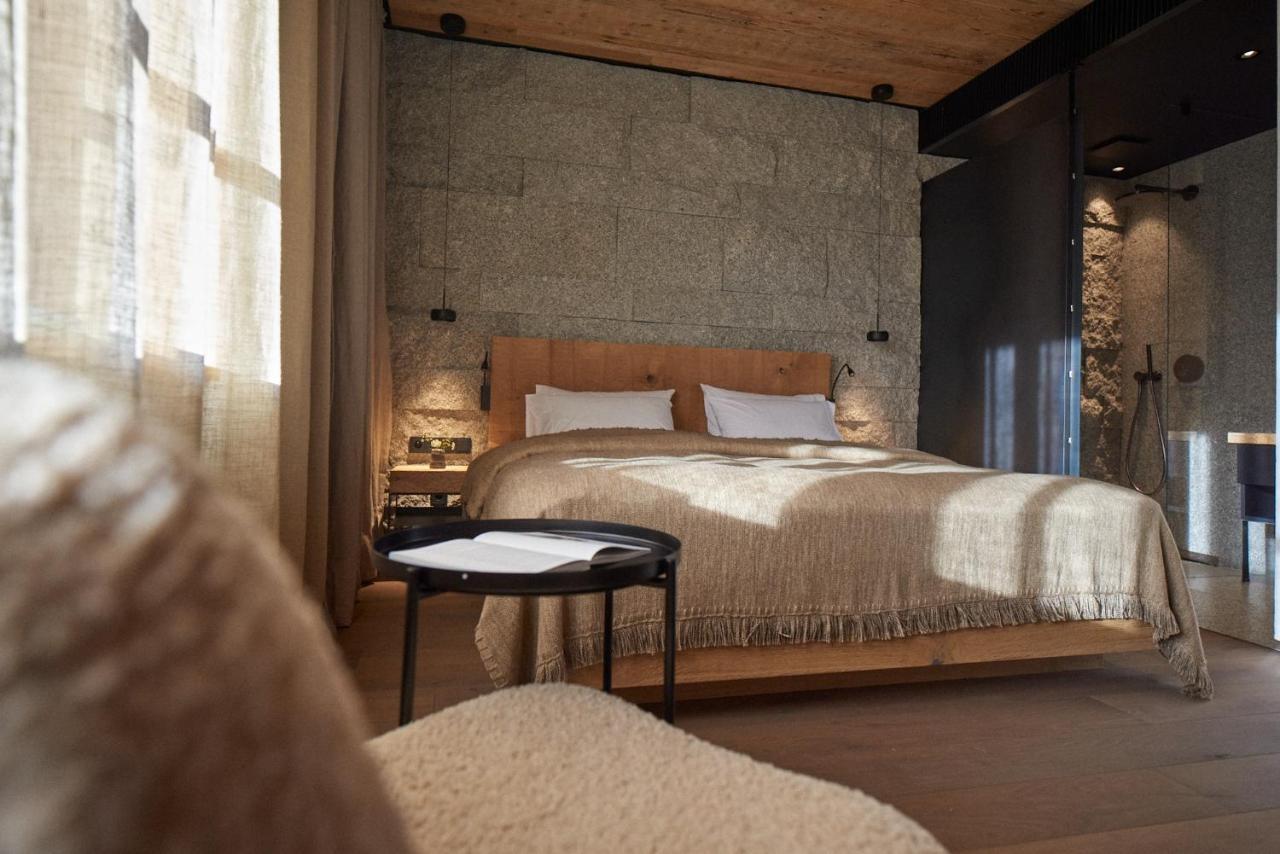Granite Deluxe Double Room Mountain View
