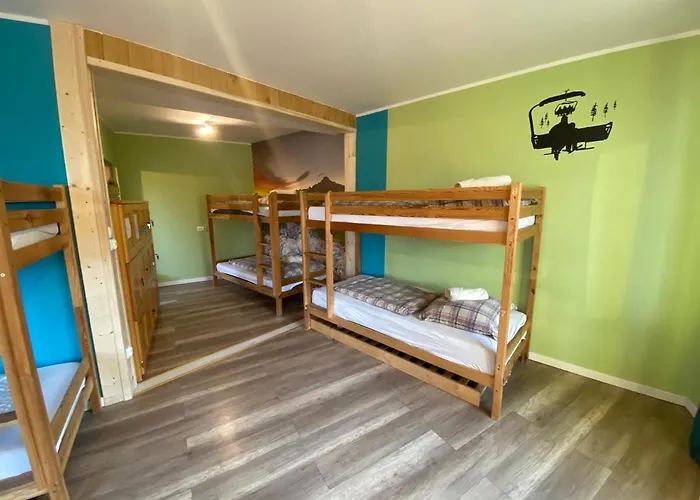 Hostel 1902
